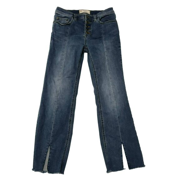 Free People Denim - FREE PEOPLE CROPPED BUTTON UP JEANS SIZE 26 MEDIUM WASH RAW HEM DENIM WOMENS